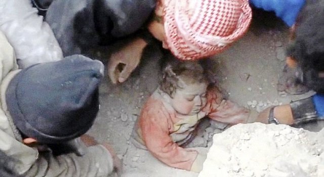 Dramatic rescue of baby buried in rubble in Syria