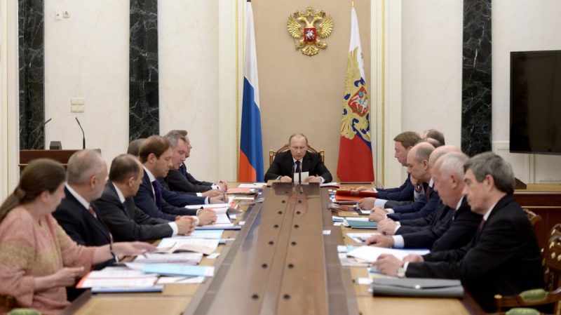 Falafel Witnesses Putin Ordering Trump to Shut Down Government