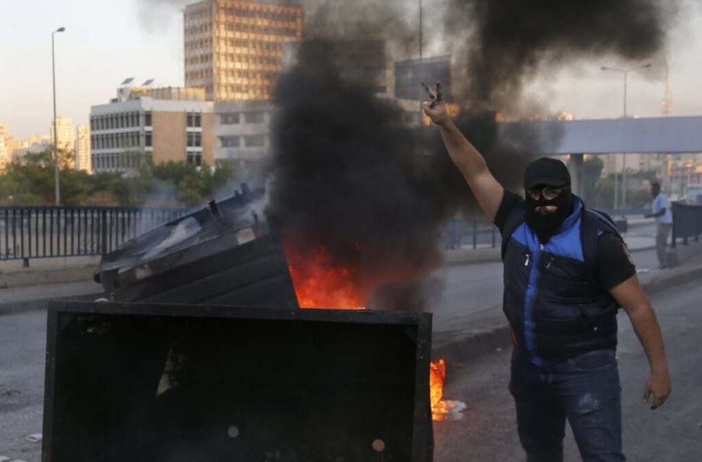 Lebanese Protesters Paralyze Beirut, Terrorist Hezbollah Waits Them Out